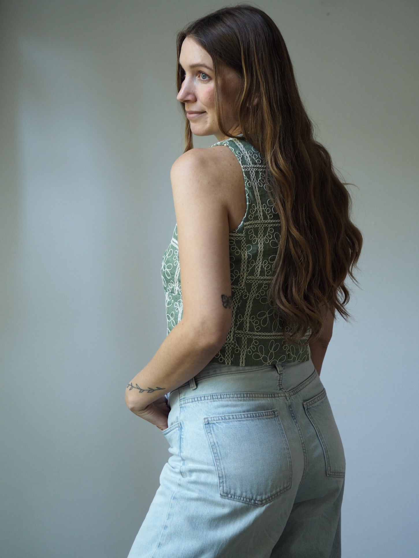 BESTICKTES WESTEN-TOP | FLEUR