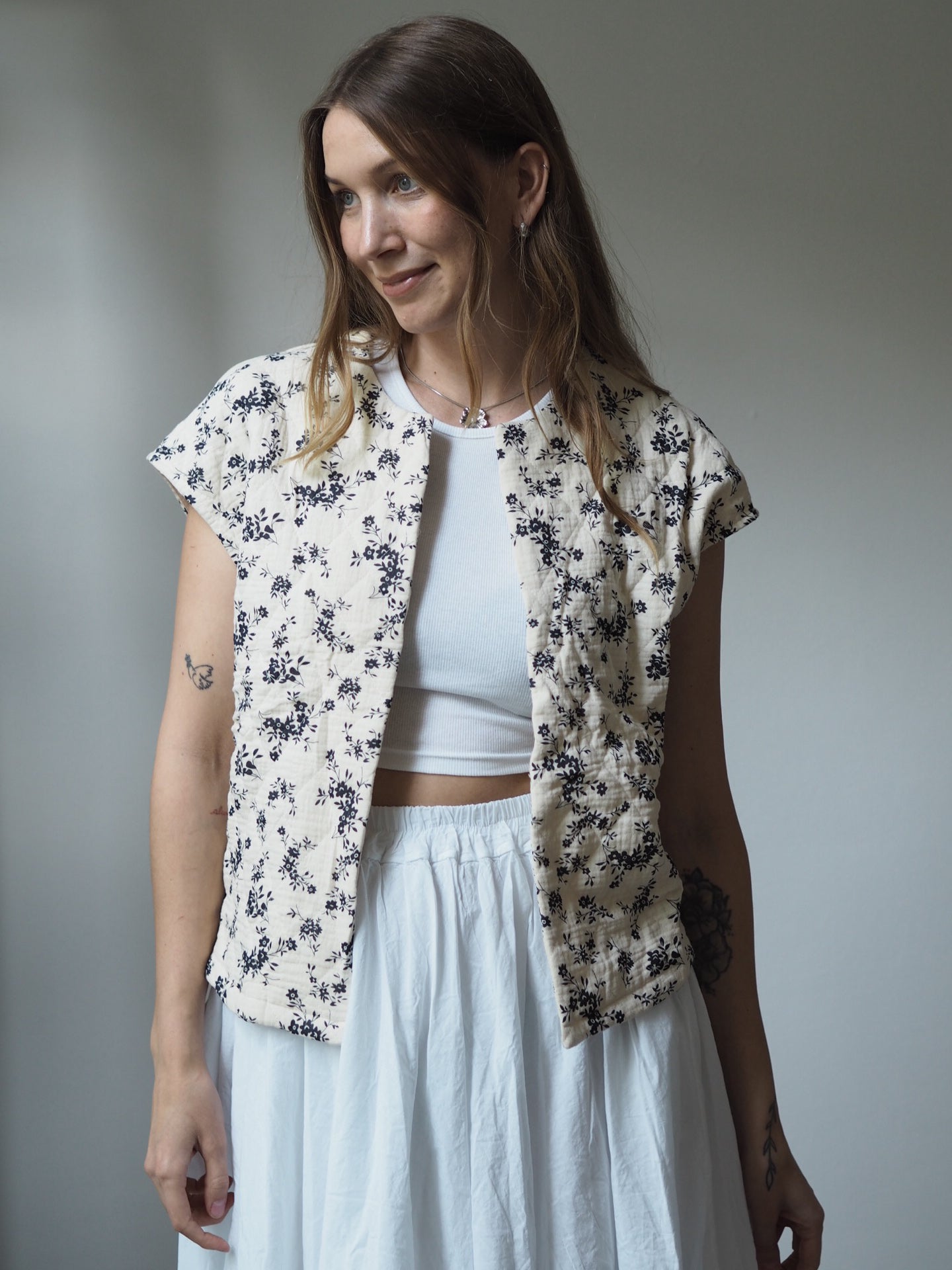 GESTEPPTE MUSSELIN WESTE