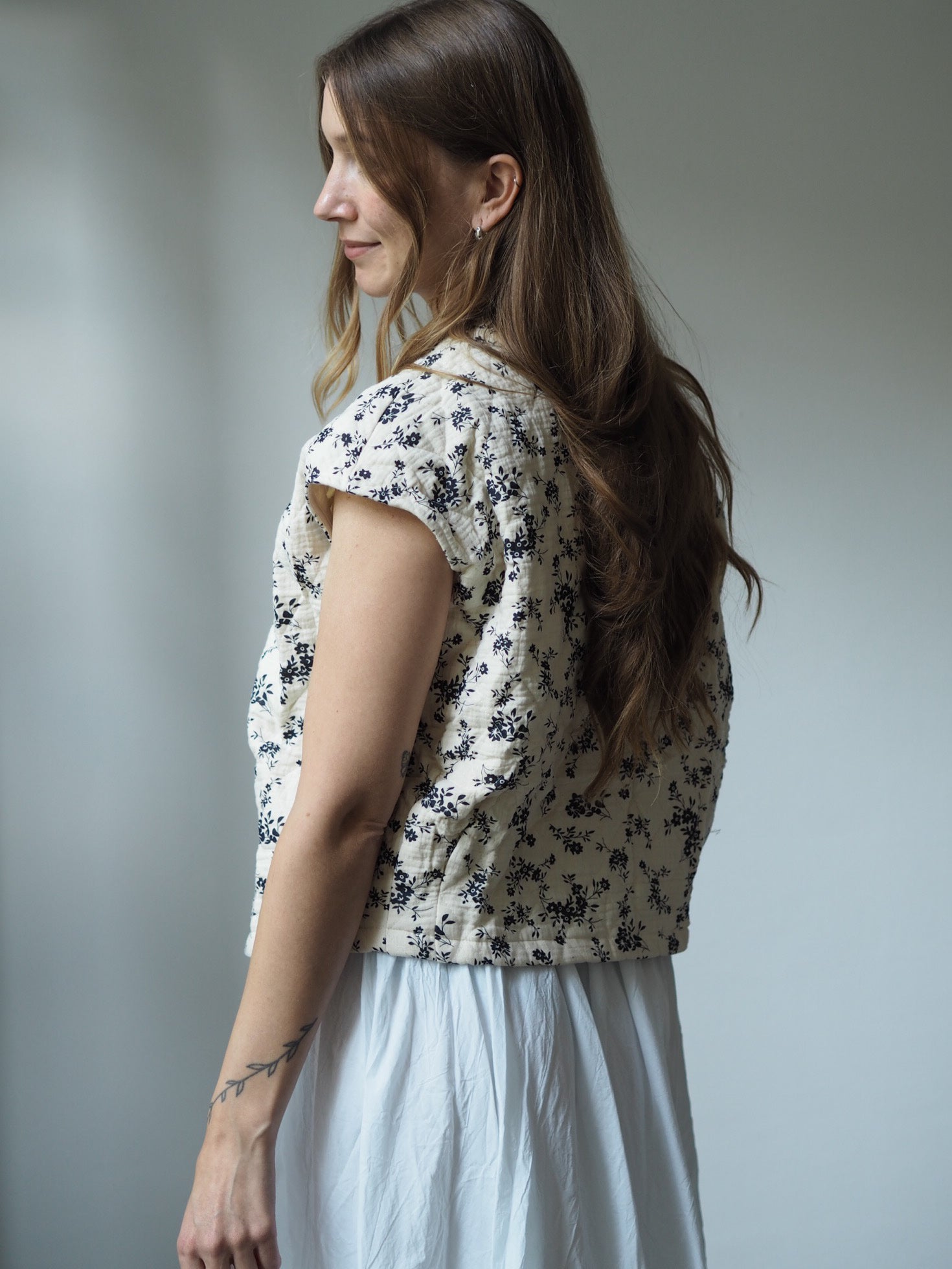 GESTEPPTE MUSSELIN WESTE