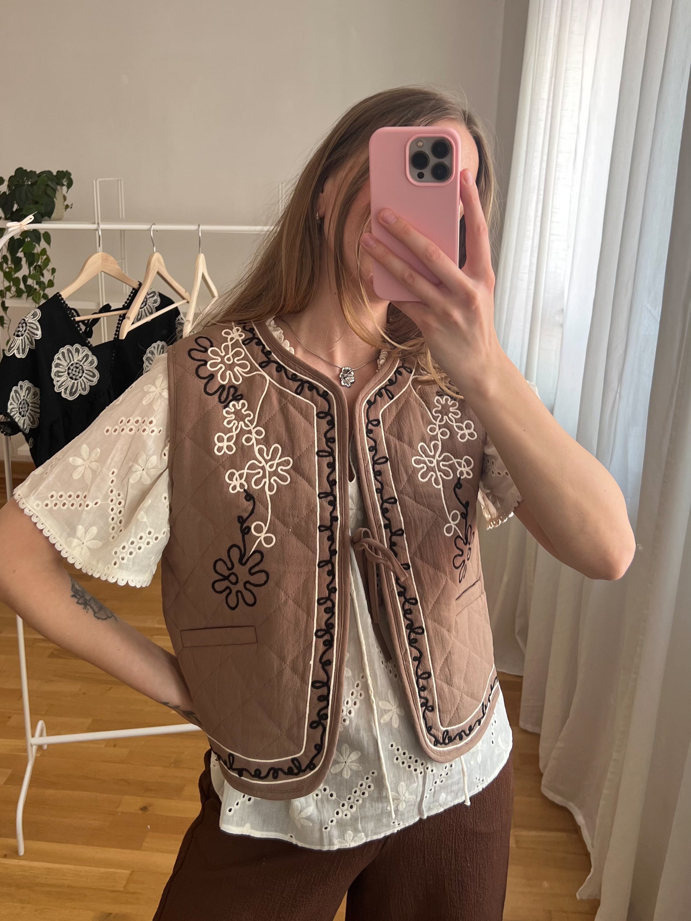 BOHO WESTE MIT STICKEREI