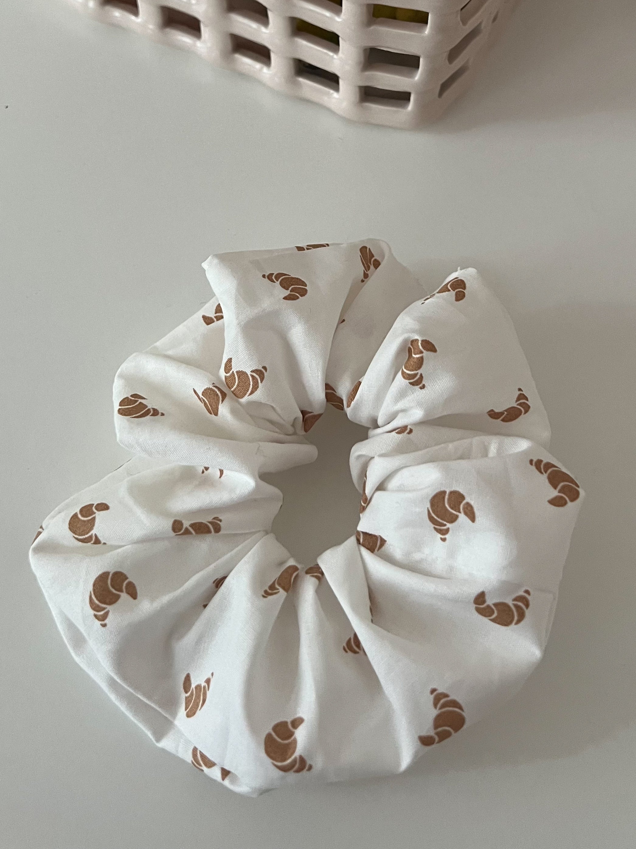 SCRUNCHIE | CROISSANT