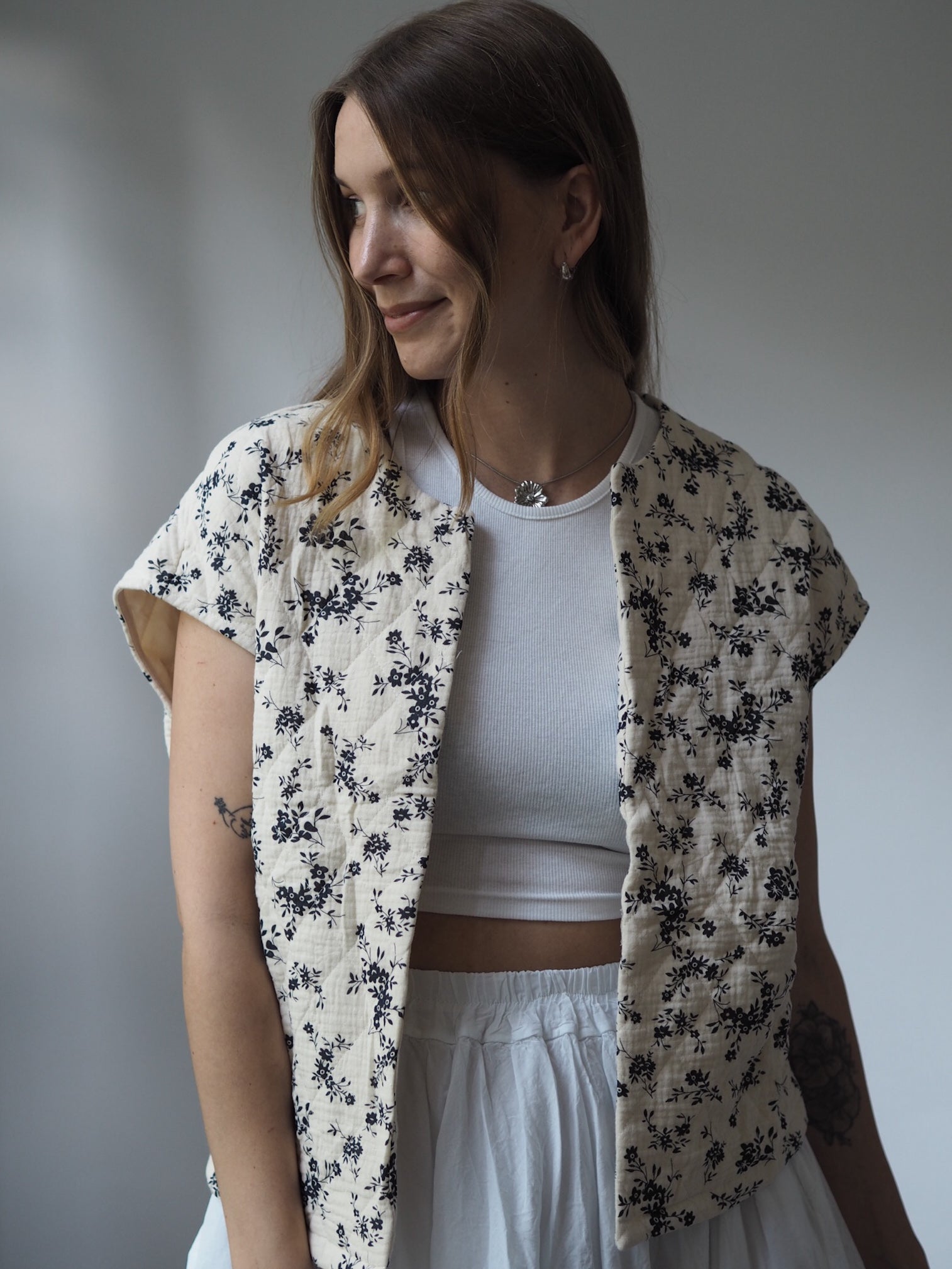 GESTEPPTE MUSSELIN WESTE