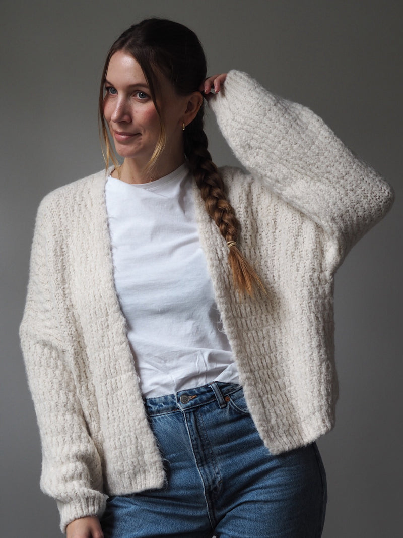 FLAUSCHIGE STRICKJACKE | OFF WHITE | DARLA