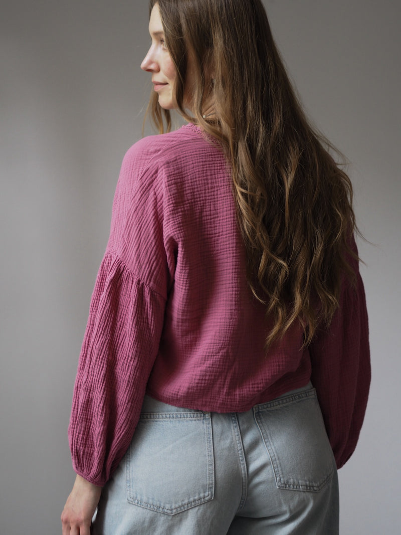 MUSSELIN-BLUSE MIT SPITZENBORTE | SOPHIA