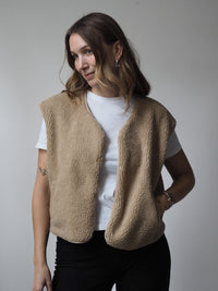 OVERSIZE TEDDY WESTE | BEIGE