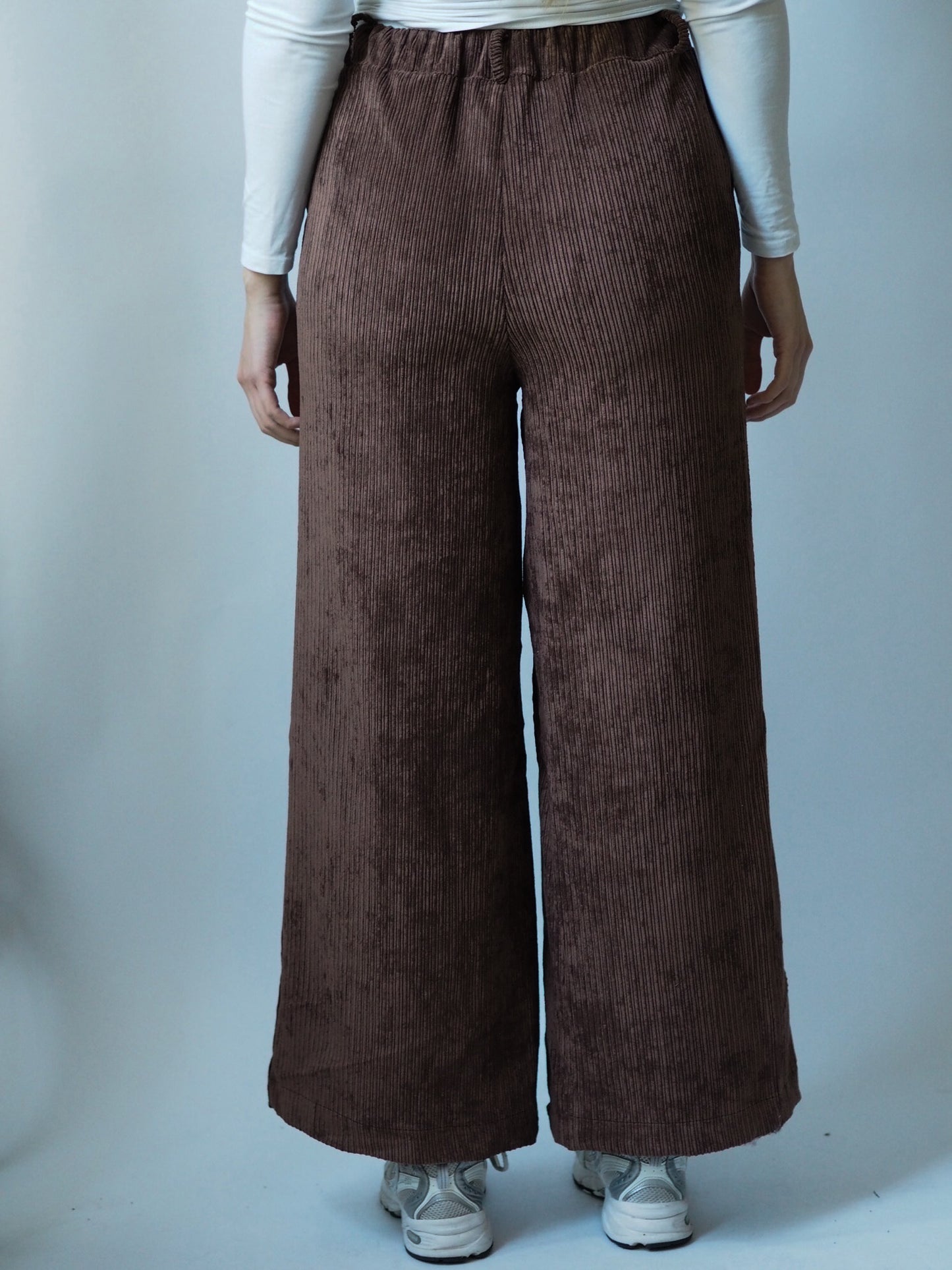 AUTUMN WIDE-LEG CORD PANTS