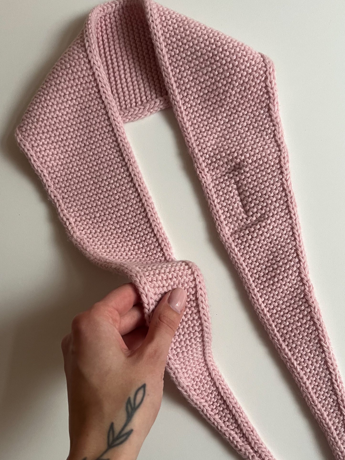COZY MINI KNIT SCARF - HELLROSA