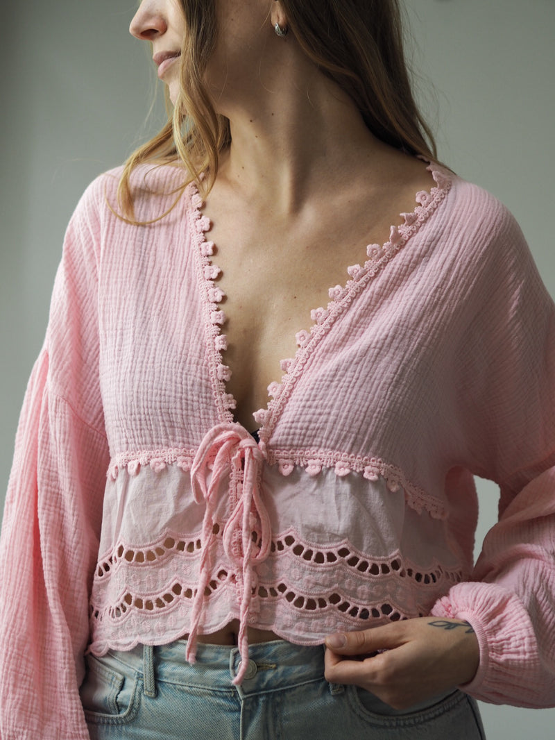 MUSSELIN-BLUSE MIT SPITZENBORTE | SOPHIA