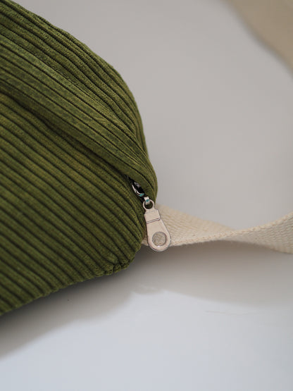CORD BUMBAG GRÜN
